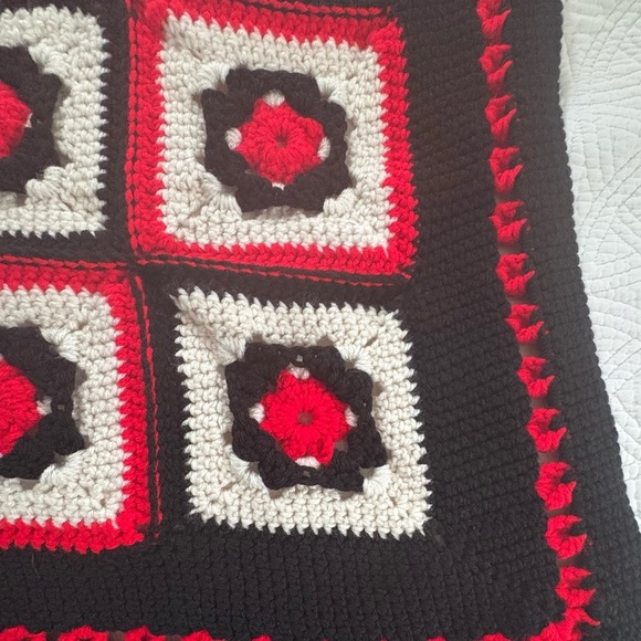 Holiday Knit Crochet Blanket Vintage Christmas handmade - Picture 6 of 8